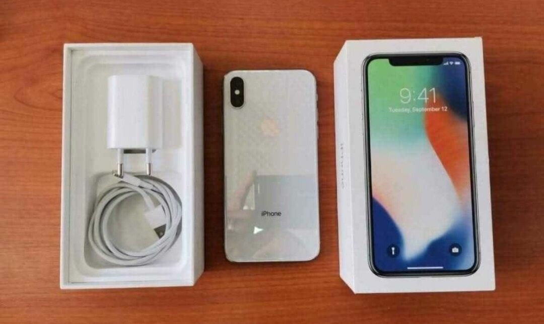 iPhone X 64GB Argent Débloqué
