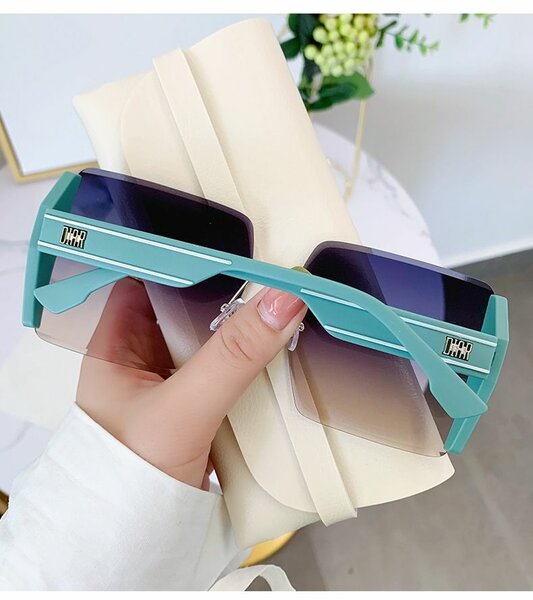 Lunettes de soleil carrées hau