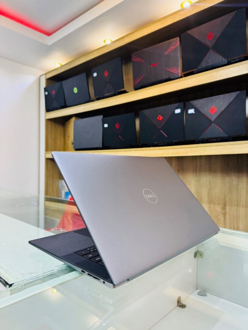 Laptop (DELL)