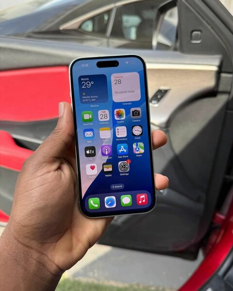 Preowned Locked iPhone 15 128Gb E-Sim