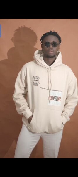 Sweat à capuche tendance