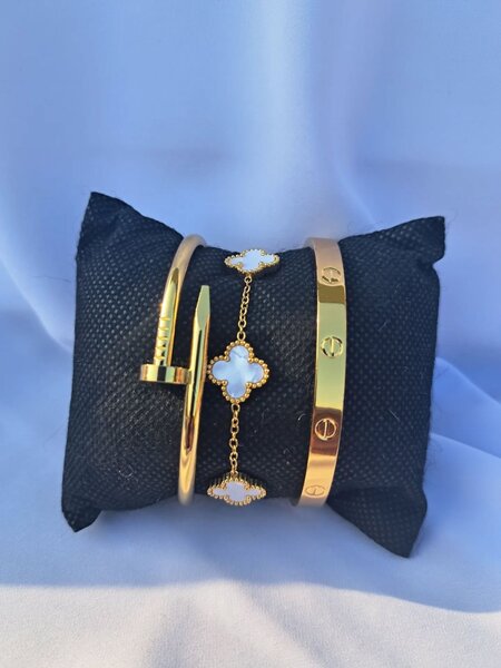 Bracelets en or élégants