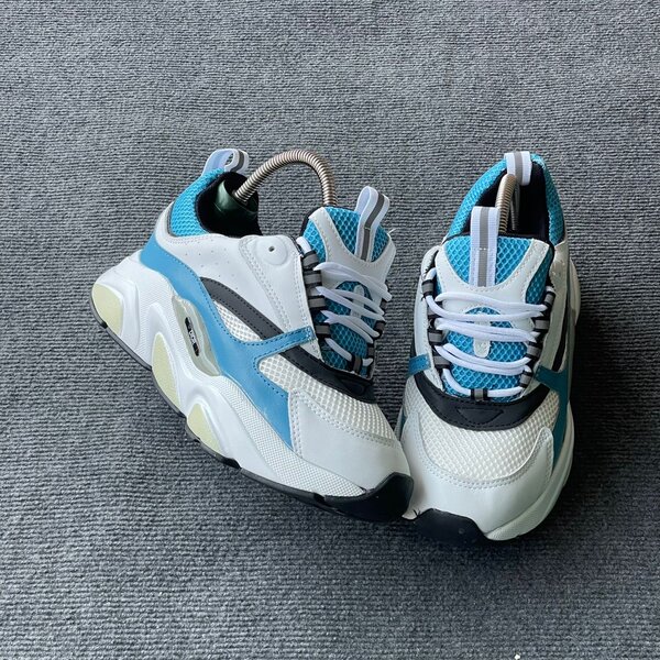 Baskets modernes et élégantes