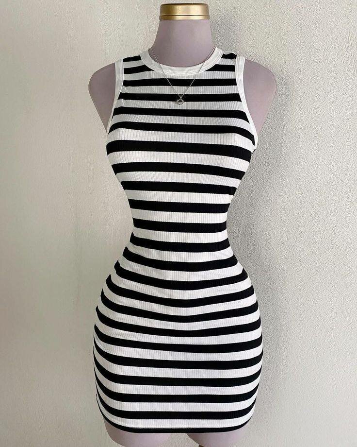 Robe moulante rayée chic
