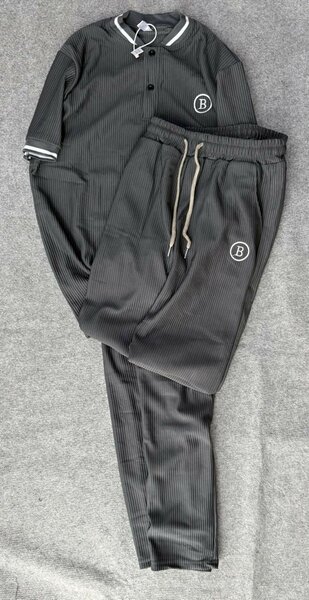 Costume de sport élégant