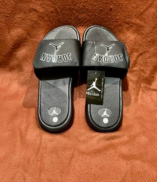 Sandales sport Jordan noires