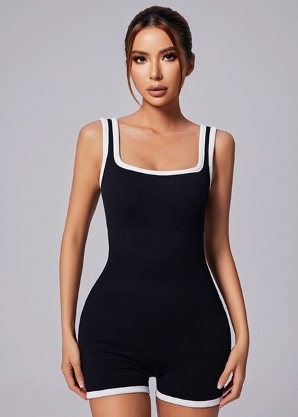 Combishort noir élégante