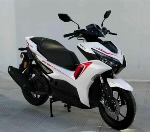 Moto électrique blanche