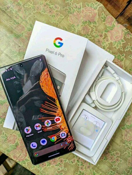 GOOGLE PIXEL 6 PRO JUSTE DESCELLÉ  128GIGA/12GIGA RAM