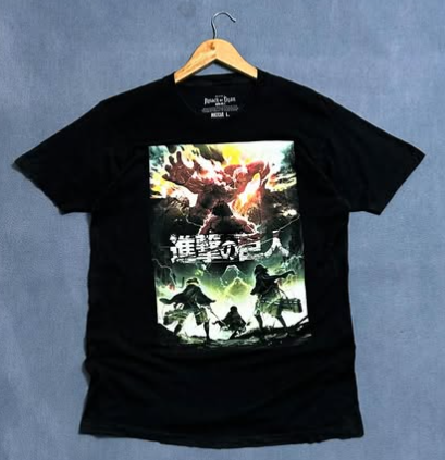 Attack On Titan graphic t shirt size : L