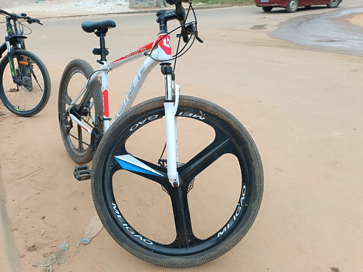 Vélo VTT tout-terrain robuste