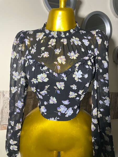 Blouse florale élégante