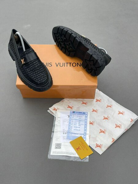 Mocassins en cuir noir élégant