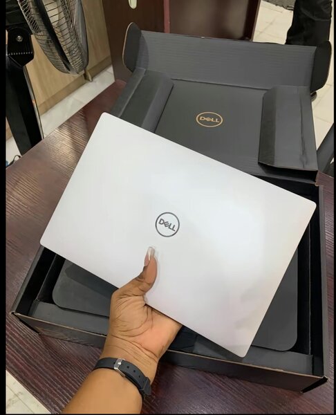 DELL XPS 13 plus