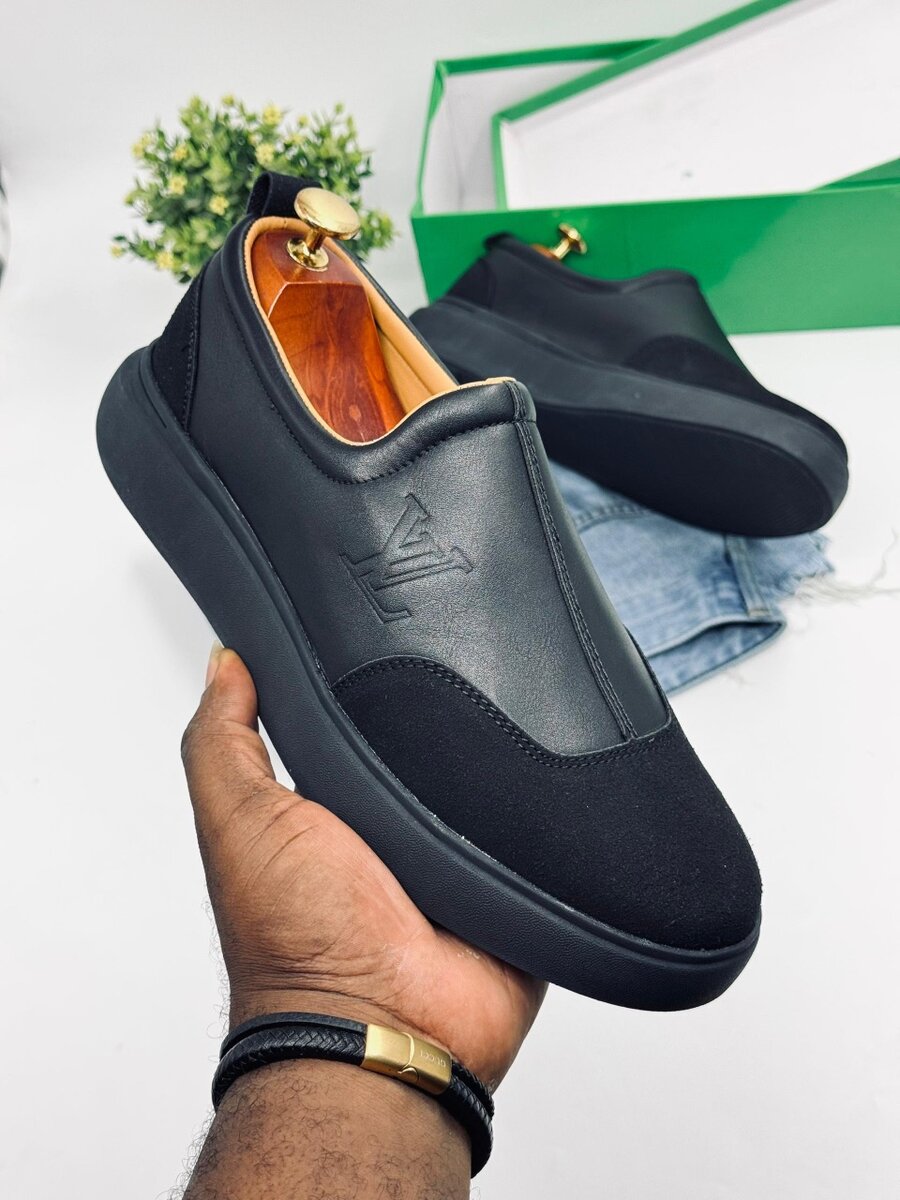 LOUIS VUITTON EASY WEAR ALL BLACK