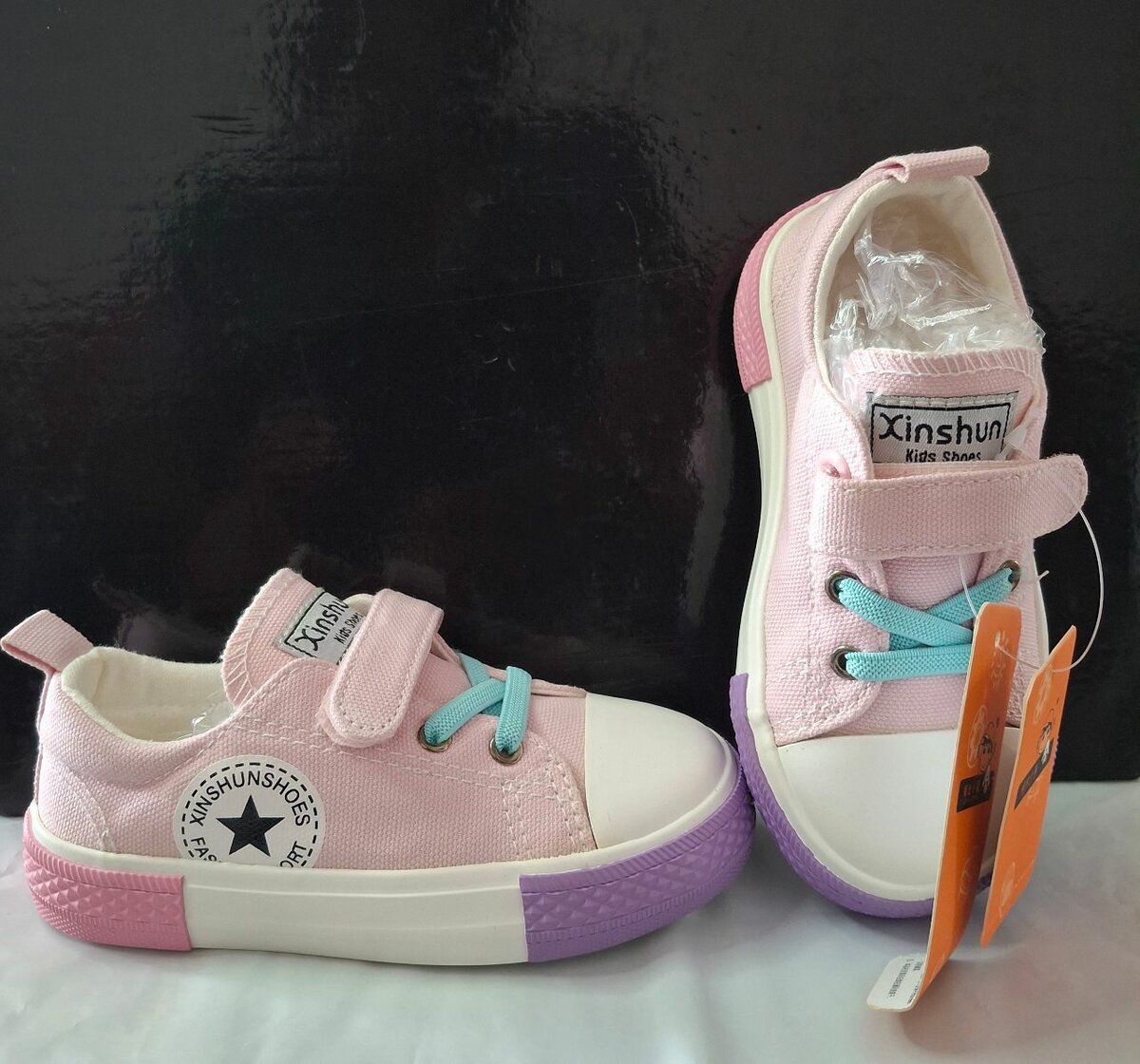 Baskets rose et violet