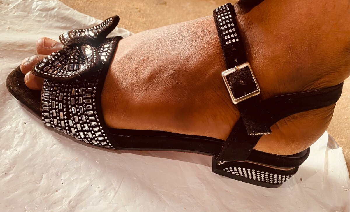 Sandales à strass élégantes