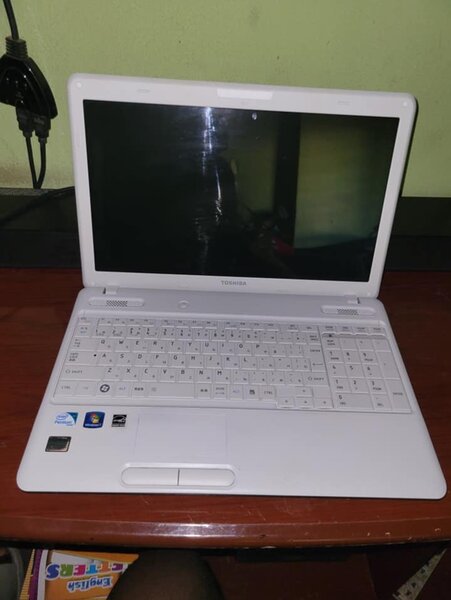 TOSHIBA laptop