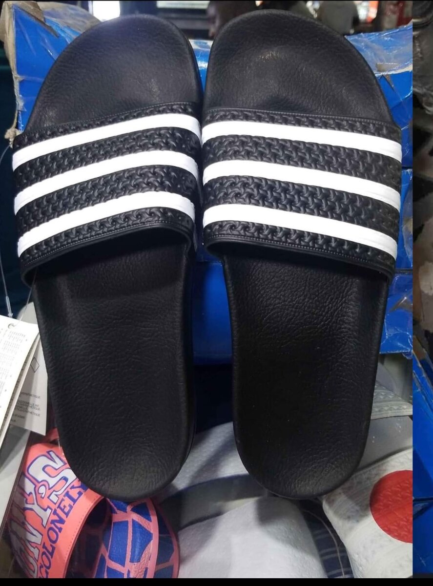 Sandales Adidas classiques