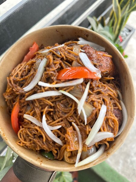 Spaghetti épicé jollof