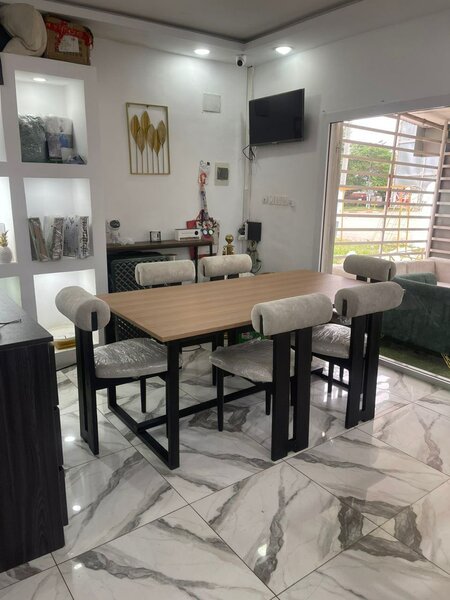 Table à manger moderne