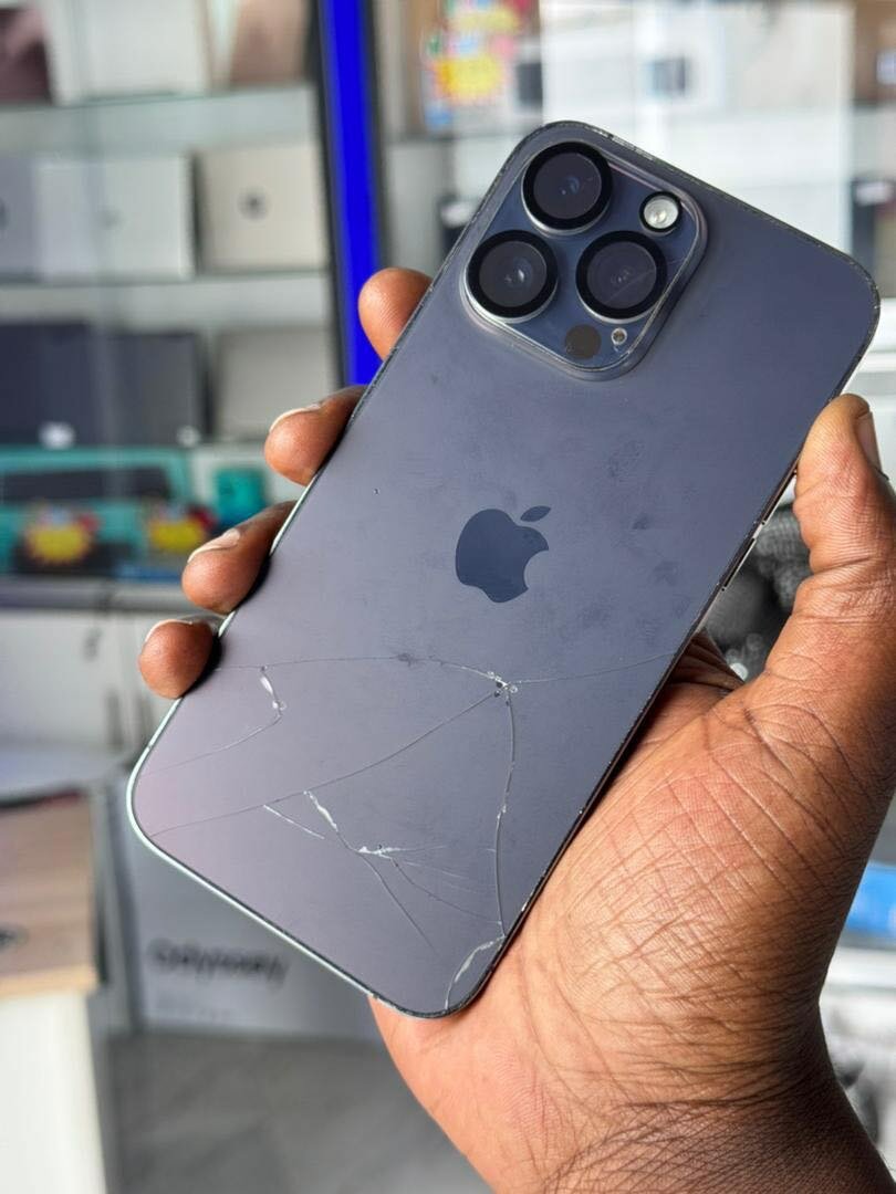 iPhone 14 Pro Max 256GB CRACKED Back