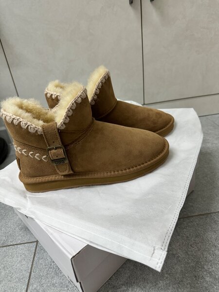 Женские угги