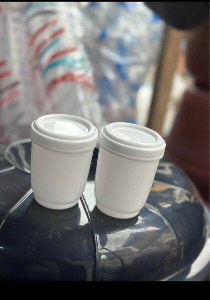 Lot de 2 pots en plastique