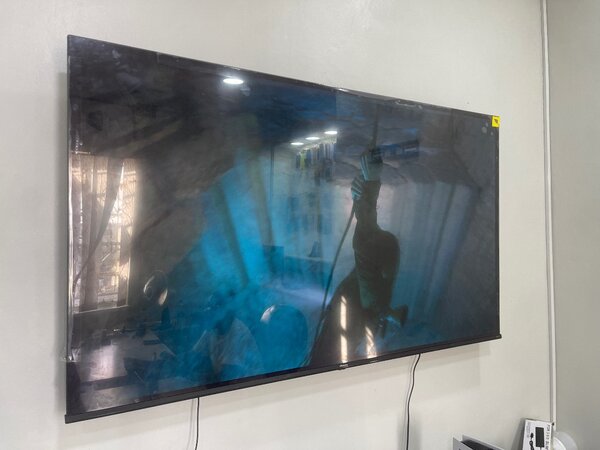 Hisense 65 inches television