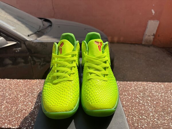 Kobe VI Grinches