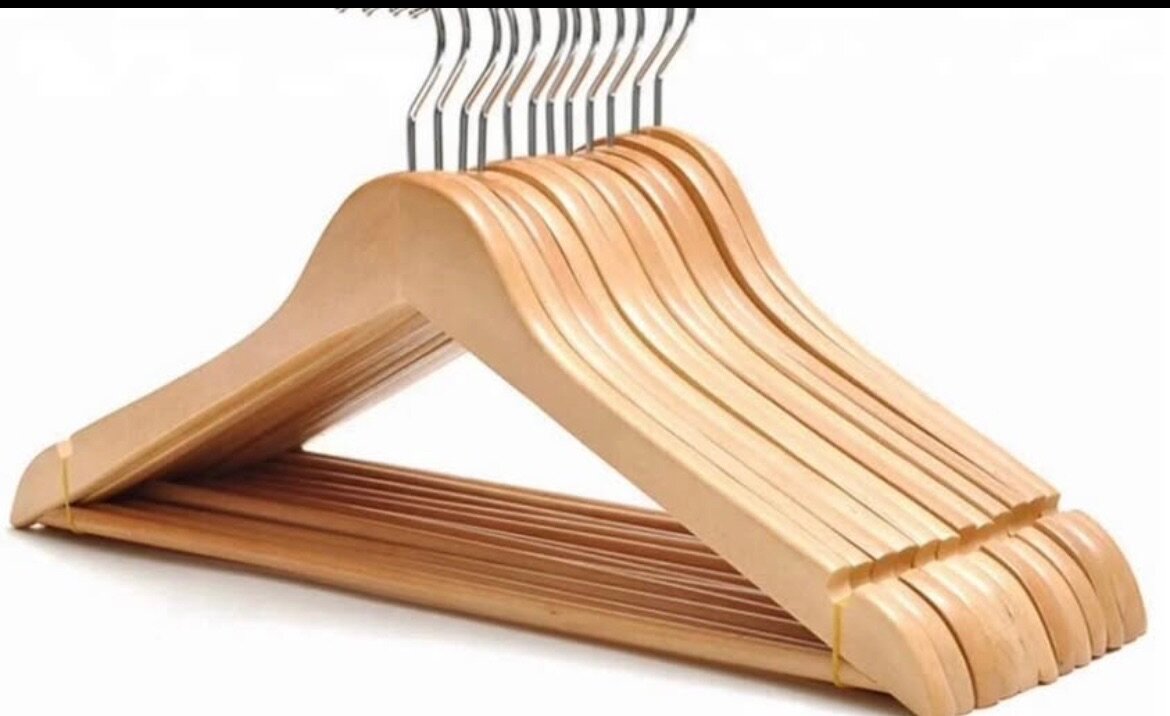 Cintres en bois robustes