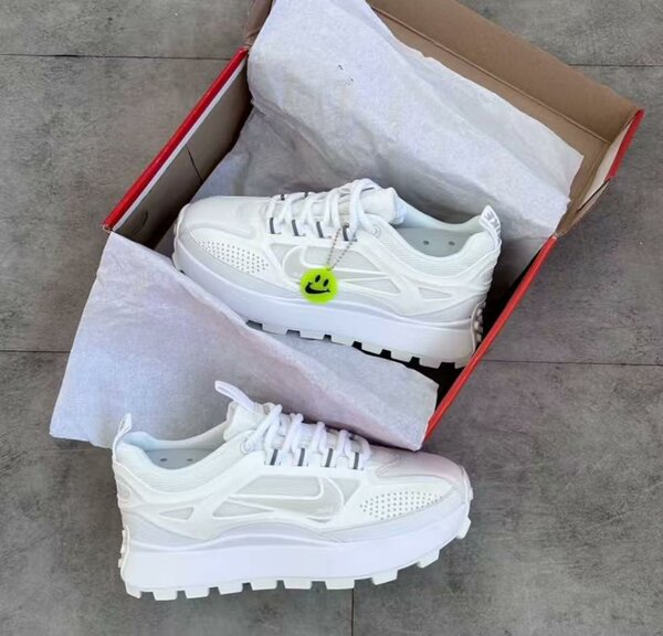 Chaussure de sport NIKE femme