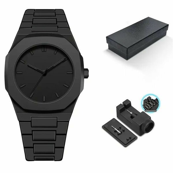 Montre noire minimaliste