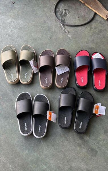 Sandales de piscine confortables