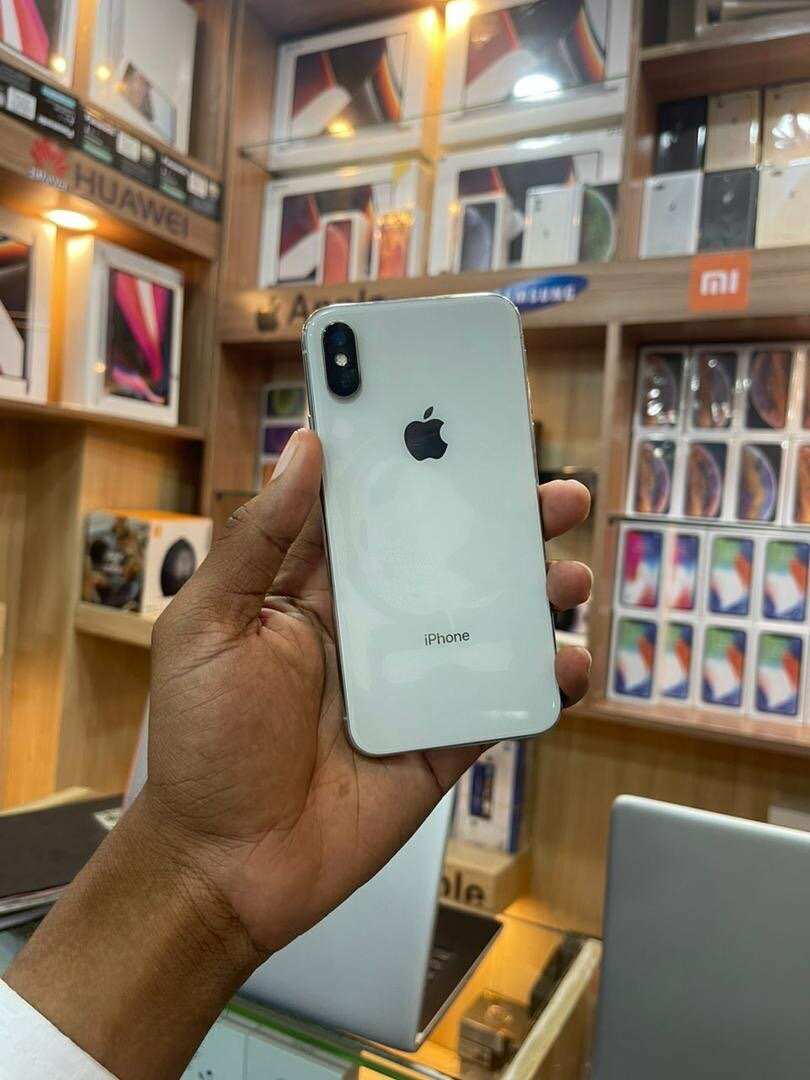iPhone X 64go quasiment neuf 75.000 kao