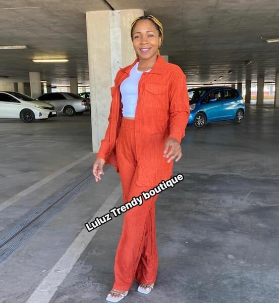 Set of orange pants+shirt