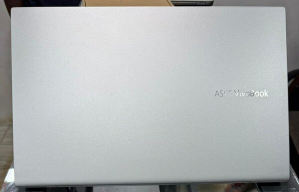 ASUS VivoBook 15"