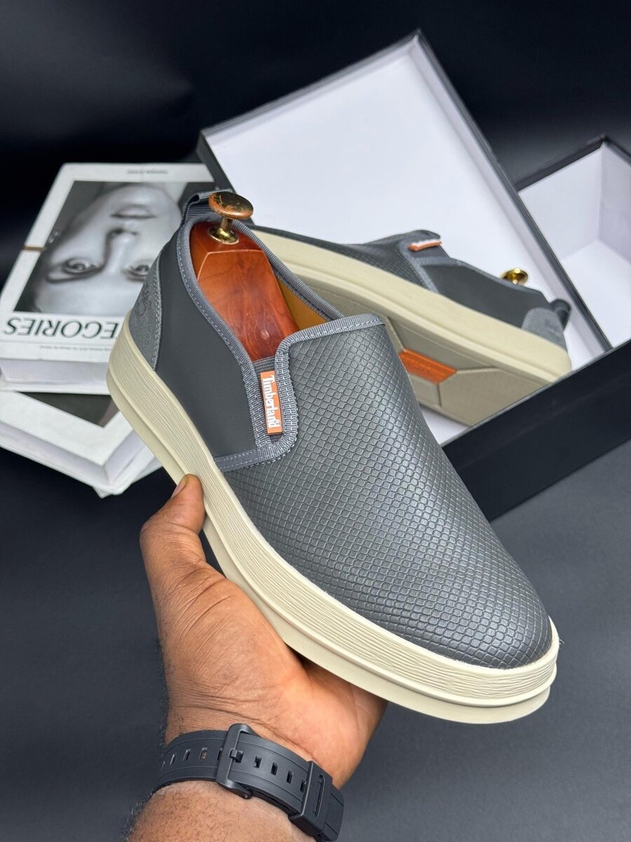 TIMBERLAND GREY AND BEIGE