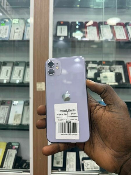 iPhone 11 quasi neuf en RAPIDE
