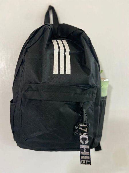 Sac à dos noir sportif stylé