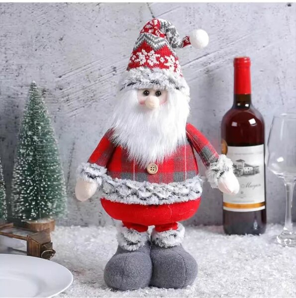 Новогодние игрушки под ёлку .