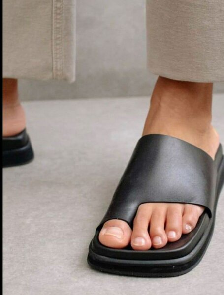 Sandales noires élégantes