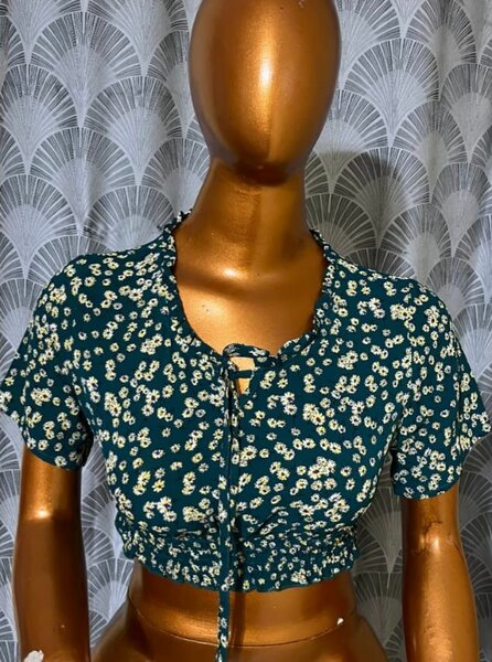 Top court fleuri pour femme