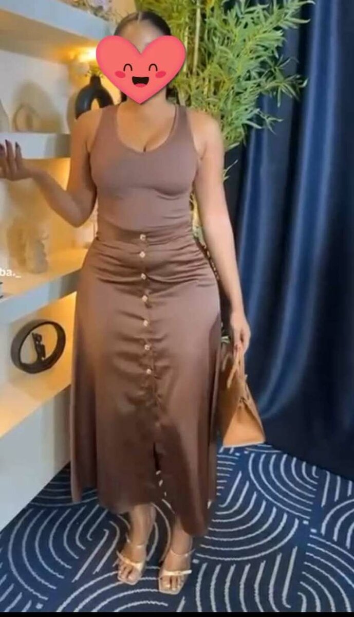 Jupe satinée élégante femme