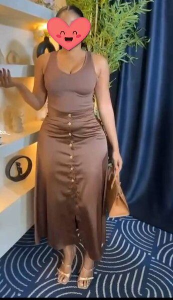 Jupe satinée élégante femme