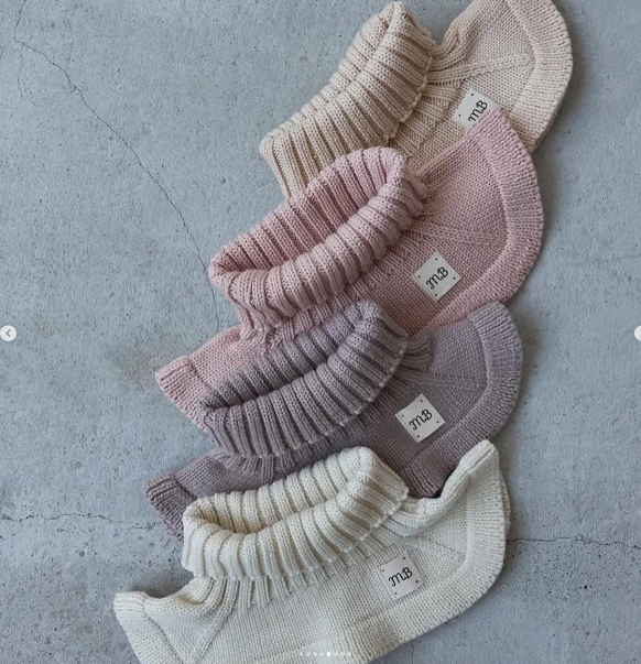 Манишка разных цветов