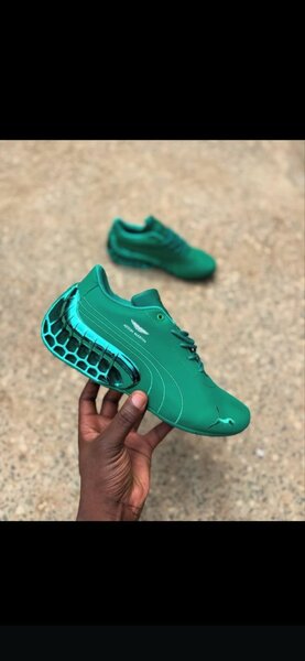 Sneakers modernes hommes