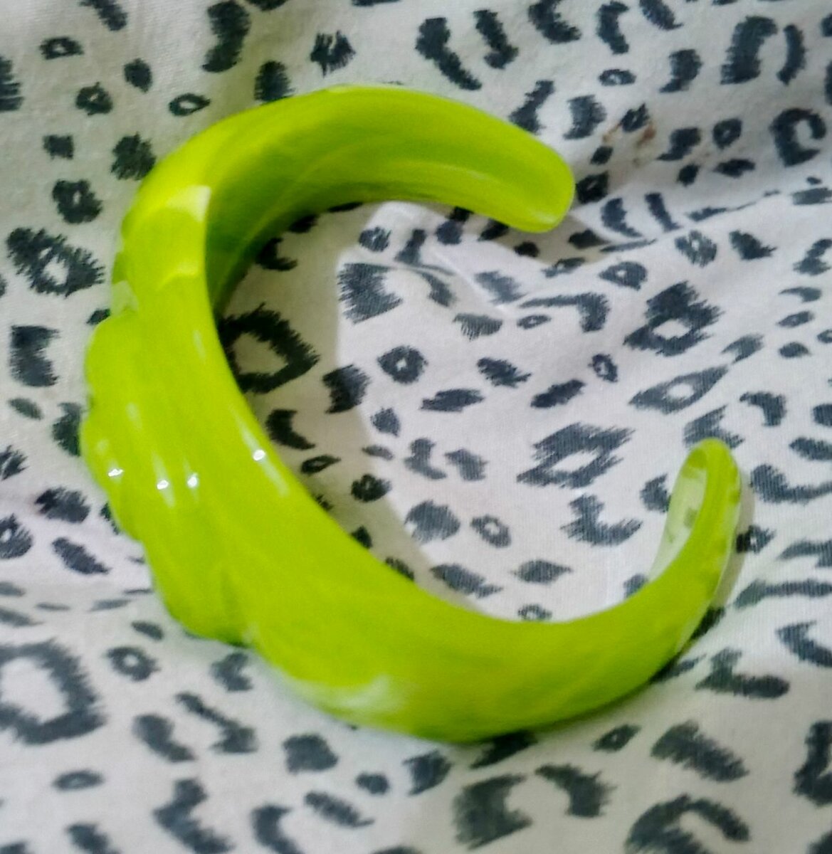 Bracelet en résine coloré