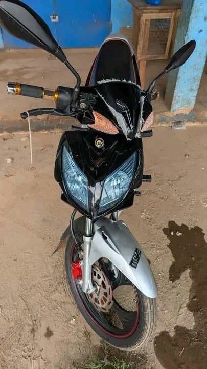 Moto sportive élégante