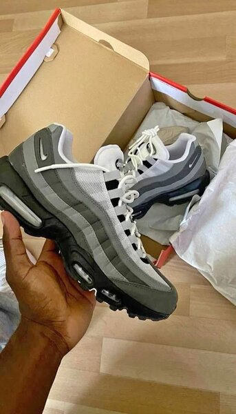 Nike Air Max 95 Sneakers